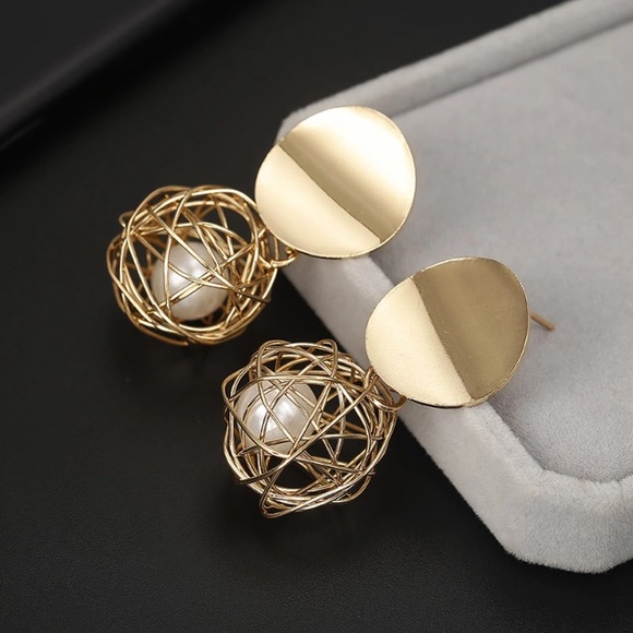 💙💎GRATEFUL💙MAKER💎💙 Jewelry - NEW!💙💎💛GOLDEN! PEARL LOOK! NEST EARRINGS!💛💎💙